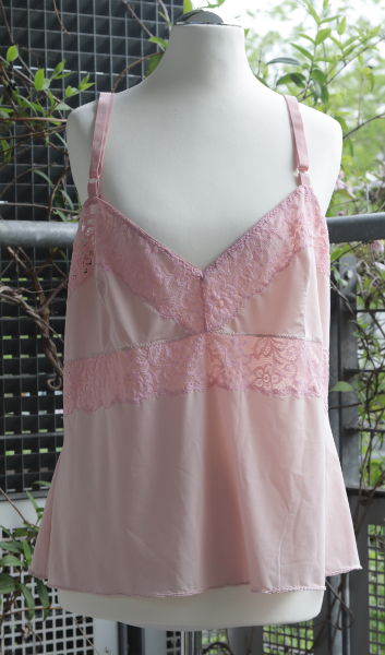 Hemdchen in rosa nach Butterick B6031