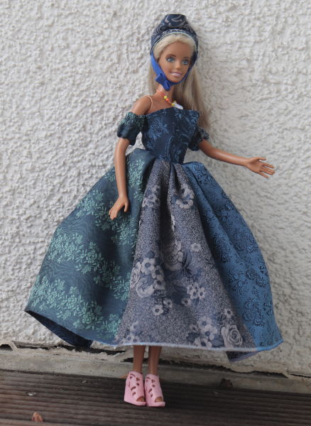 Seidenkleid für Barbie