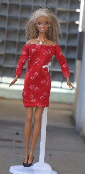 rotes Kleid für Barbie